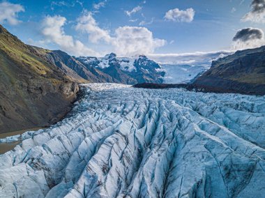 İzlanda'da Svnafellsjkull Buzulu