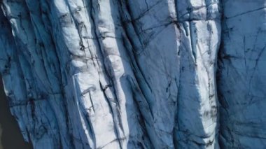 İzlanda'da Svnafellsjkull Buzulu