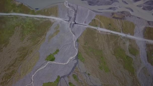 Flygfoto över Glacier River och Road på Island — Stockvideo