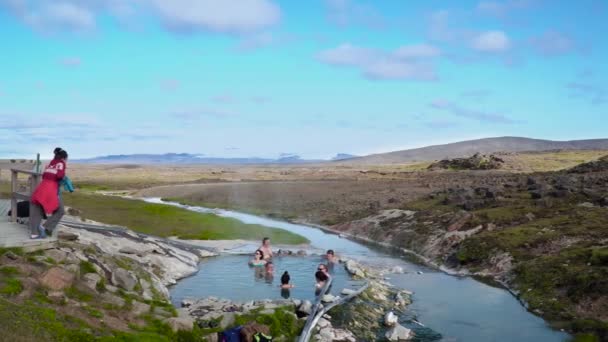 Hveravellir niebieski basen geotermalny — Wideo stockowe