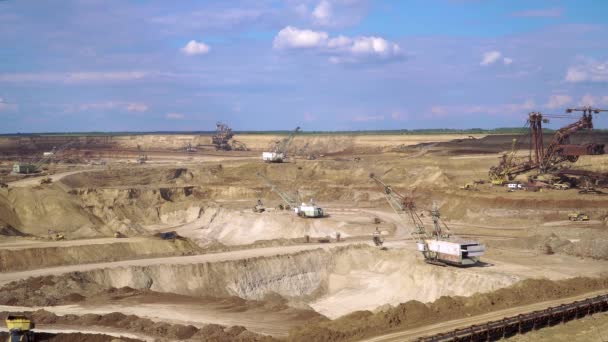 Mineração de minério de ferro poço aberto — Vídeo de Stock