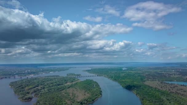 Penerbangan di atas Sungai Dnipro — Stok Video