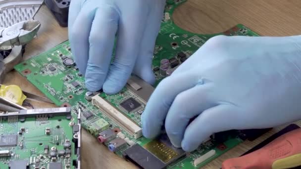 Installation d'équipement dans un ordinateur portable