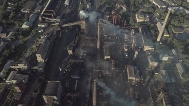 Πετώντας πάνω από το εργοστάσιο οπτάνθρακα — Αρχείο Βίντεο