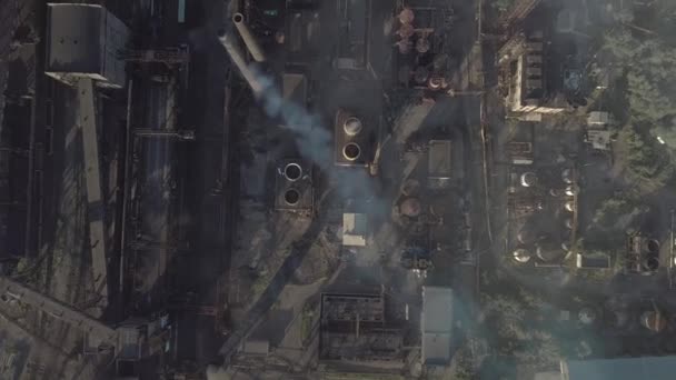 Πετώντας πάνω από το εργοστάσιο οπτάνθρακα — Αρχείο Βίντεο