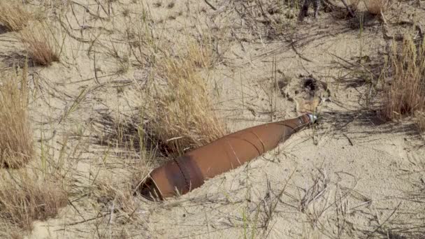 Munitions d'artillerie non explosées — Video