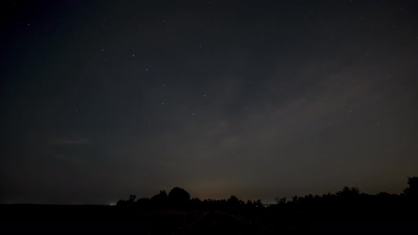 Timelapse van bewegende sterren aan de nachtelijke hemel — Stockvideo