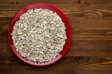 müsli ahşap bir masa üzerinde. müsli üstten görünüm. sağlıklı gıda .