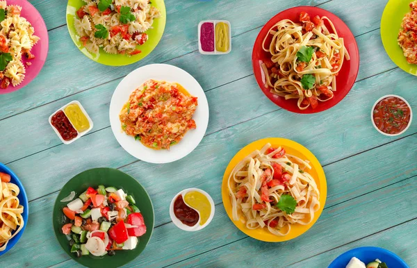 Pasta Vegetables Sauce Table Spaghetti Plate Mediterranean Food — Stock Photo, Image