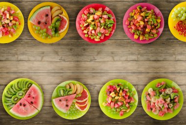 sağlıklı gıda. meyve salataları masanın üzerinde. Vegan gıda