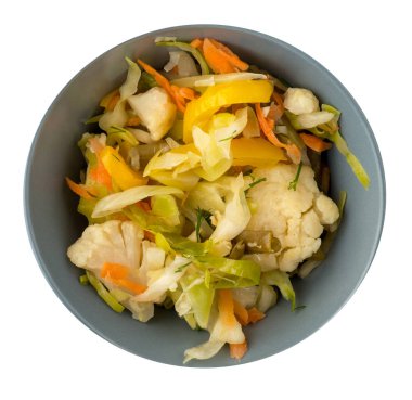  beyaz bir arka plan üzerinde izole bir plaka üzerinde Marine sebze. deniz ürünleri, lahana, maydanoz, biber bir plaka üstten görünüm üzerinde