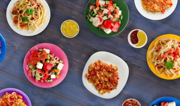 Pasta Vegetables Sauce Table Spaghetti Plate Mediterranean Food — Stock Photo, Image