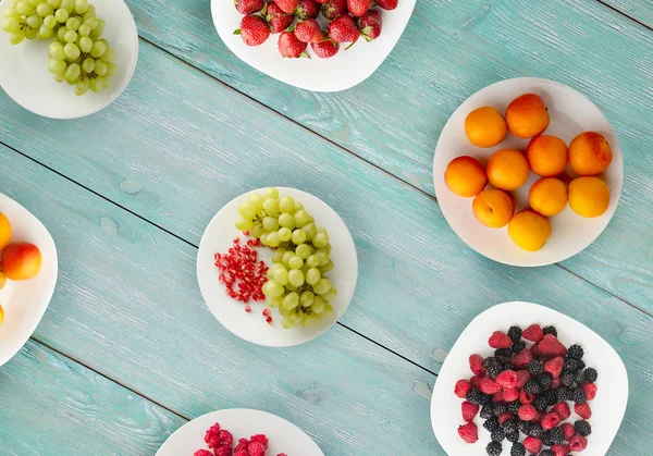 Frutas Prato Comida Vegetariana Fundo Madeira Comida Vegan Vista Superior — Fotografia de Stock