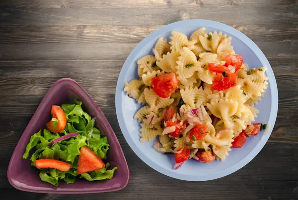 Pasta en un plato —  Fotos de Stock