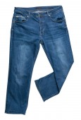 Modré džíny izolované na bílém pozadí.Krásné ležérní džíny 