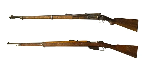 Escopeta aislada sobre fondo blanco. vieja pistola del Segundo Mundo —  Fotos de Stock