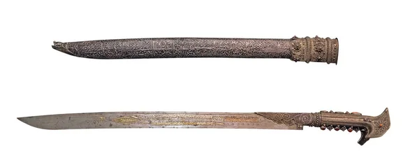 Scimitar beyaz arka plan üzerinde izole. vintage scimitar