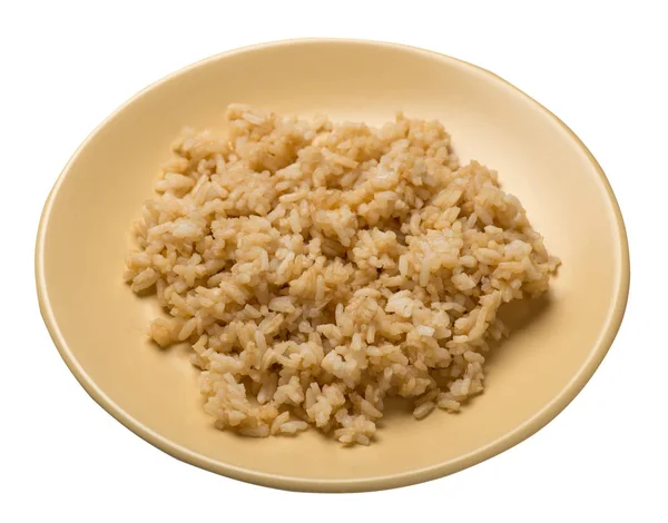 Рис в соевом соусе изолирован на белом фоне. рис в соевом соусе на тарелке вид сверху — стоковое фото