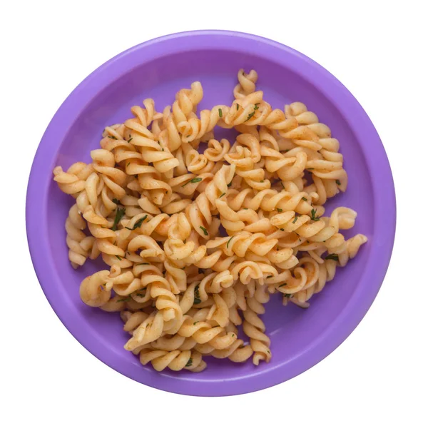 Pasta auf einem Teller isoliert auf weißem Hintergrund. Nudeln in Tomaten — Stockfoto