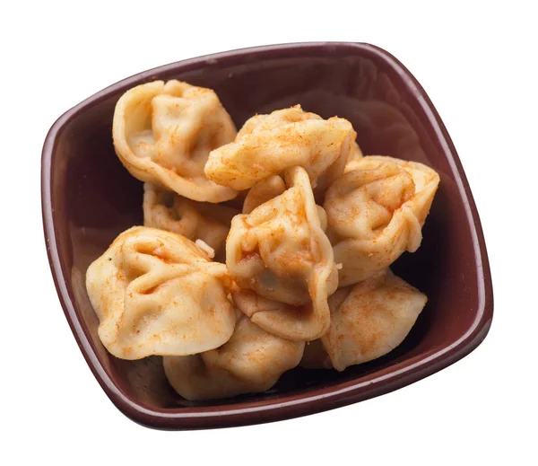 Dumplings op een plaat geïsoleerd op witte achtergrond. Dumplings in — Stockfoto