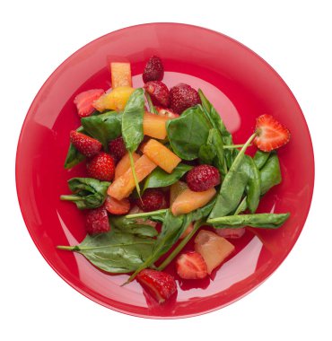  bir tabakta çilek, ananas ve ıspanak ile salata. frui