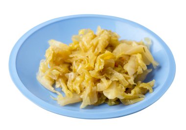 Beyaz arka planda izole plaka kızarmış lahana. Lahana 