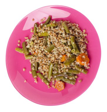 sarımsak ve havuç beyaz arka plan üzerinde izole yeşil fasulye ile karabuğday. Tabakta diyet kahvaltısı. gıda vejetaryen üst görünümü