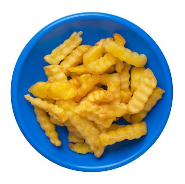 beyaz arka planda izole edilmiş bir tabakta patates kızartması.bir tabak üst görünümünde patates kızartması .abur cubur . 
