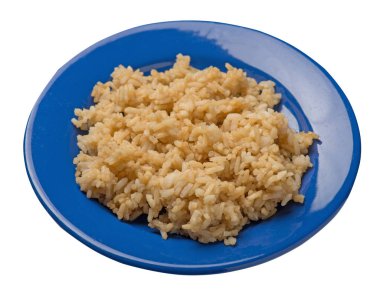  soya soslu pirinç beyaz arka plan üzerinde izole. bir tabak üst görünümünde soya soslu pirinç