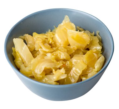 Beyaz arka planda izole plaka kızarmış lahana. Lahana 