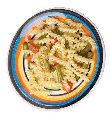 sarımsak ve havuç ile yeşil fasulye ile makarna bir tabak izolat