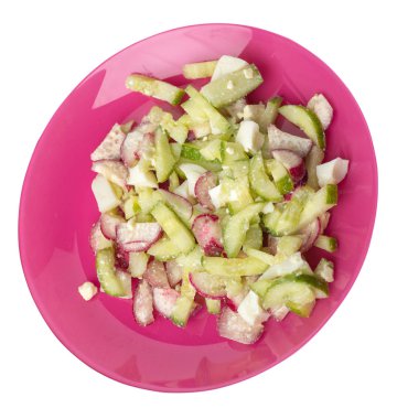 beyaz sırt izole bir tabaküzerinde salatalık ve yumurta ile salata