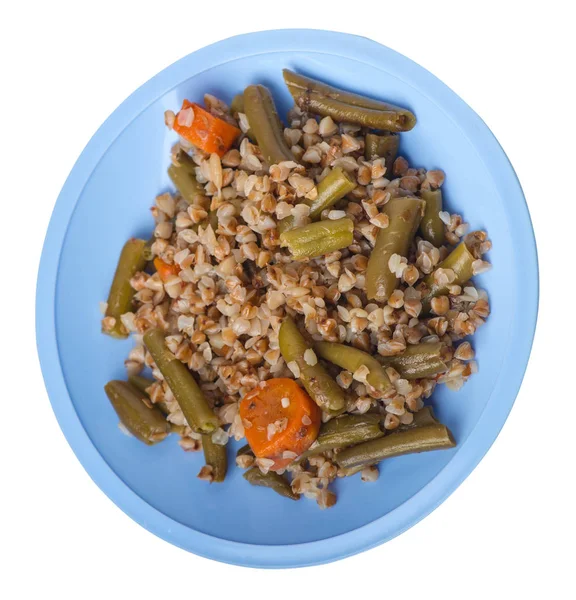 sarımsak ve havuç beyaz arka plan üzerinde izole yeşil fasulye ile karabuğday. Yeşil tabakta diyet kahvaltısı. sağlıklı gıda vejetaryen