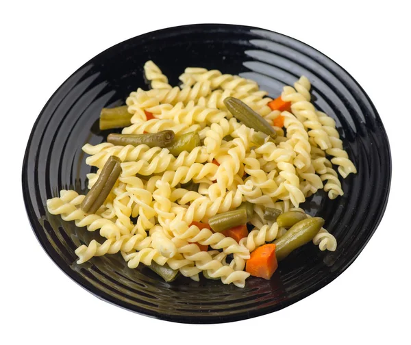面食与绿豆与大蒜和胡萝卜在盘子隔离 — 图库照片