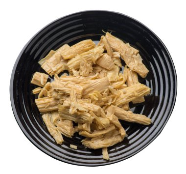  siyah bir tabak üzerinde soya kuşkonmaz erişte, beyaz bir arka plan üzerinde izole. sağlıklı gıda . Asya yemekleri