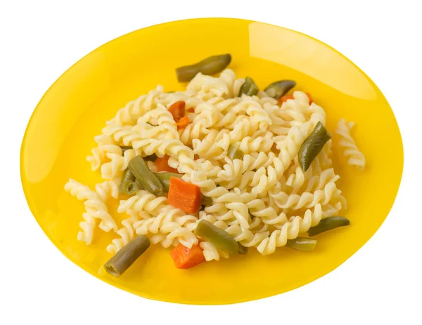 Pasta met groene bonen met garlicand wortelen op een plaat isolat — Stockfoto