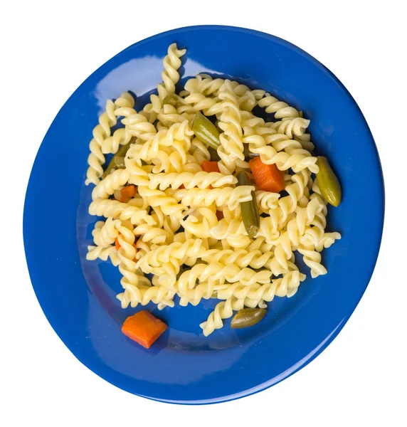 Pasta con judías verdes con ajo y zanahorias en un plato aislado —  Fotos de Stock