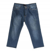 Modré džíny izolované na bílém pozadí. Nádherný neformální výhled na džíny .