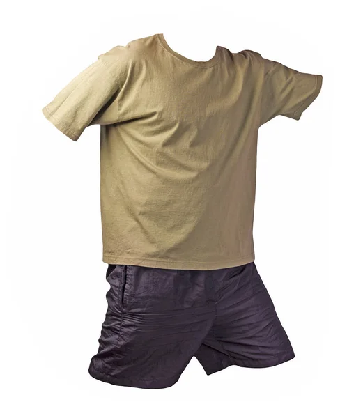 男人的黑色运动短裤和短袖圆领汗衫 隔离在白色的背景下 — 图库照片
