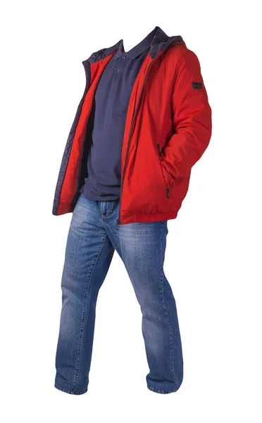 ジッパーとダークブルーのシャツとブルーのジーンズの赤いジャケットは 白い背景に隔離された カジュアルファッションの服 — ストック写真