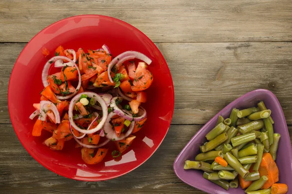 Comida Vegetariana Vista Superior Tomates Cebola Funcho Chapa Vermelha Fundo — Fotografia de Stock