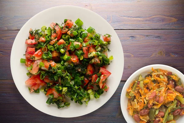 Vegetarisches Essen Mit Gemüsesalat Von Oben Tomaten Zwiebeln Fenchel Auf — Stockfoto