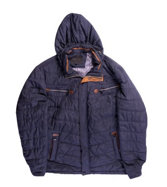 Beyaz arka planda izole edilmiş kapüşonlu koyu mavi ceketli adamlar. Rüzgarlık ceketli üst manzara. Sıradan stil