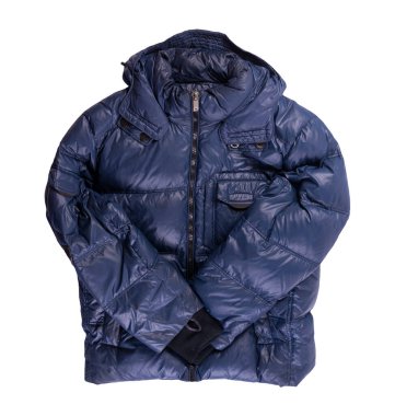 Beyaz arka planda izole edilmiş kapüşonlu koyu mavi ceketli adamlar. Rüzgarlık ceketli üst manzara. Sıradan stil