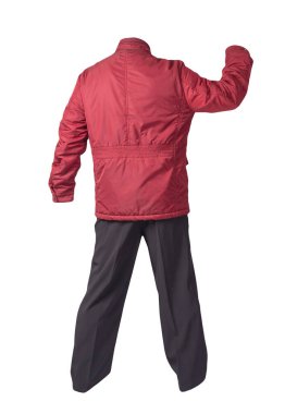 Beyaz arka planda, kırmızı ceketli ve siyah pantolonlu erkekler. Erkek sonbahar kıyafetleri.