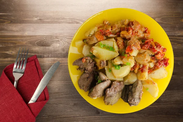 Fotos de Carne batata salada, Imagens de Carne batata salada sem royalties