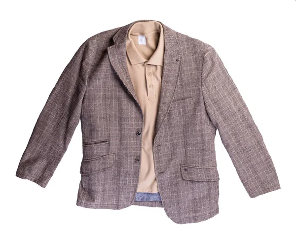  Düğmeli kahverengi ceket ve beyaz arka planda izole edilmiş yakalı bej polo gömlek. Sıradan stil