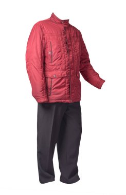 Beyaz arka planda, kırmızı ceketli ve siyah pantolonlu erkekler. Erkek sonbahar kıyafetleri.