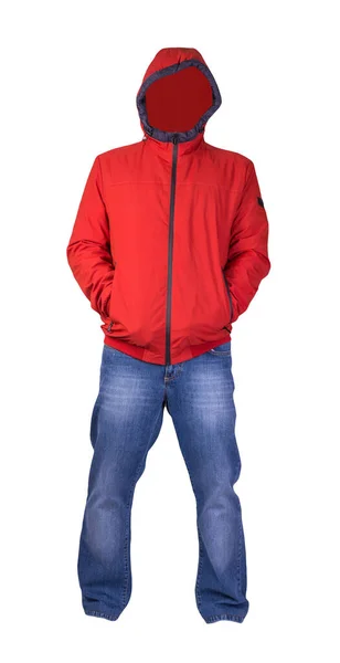 红色男子夹克 有拉链 蓝色牛仔裤 白色背景隔离 休闲装 — 图库照片