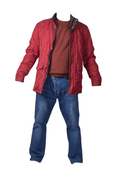 红色夹克 深红色毛衣 蓝色牛仔裤 白色背景隔离 休闲装 — 图库照片